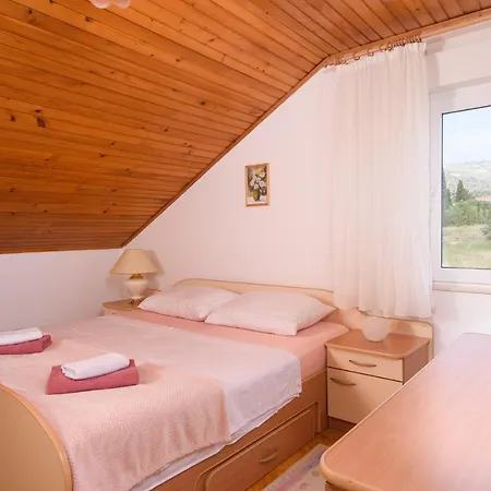 Tonka Apartman Trogir